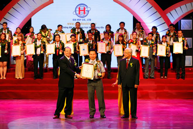 Gia Huy đạt danh hiệu top 50 thương hiệu dẫn đầu Việt Nam 2015